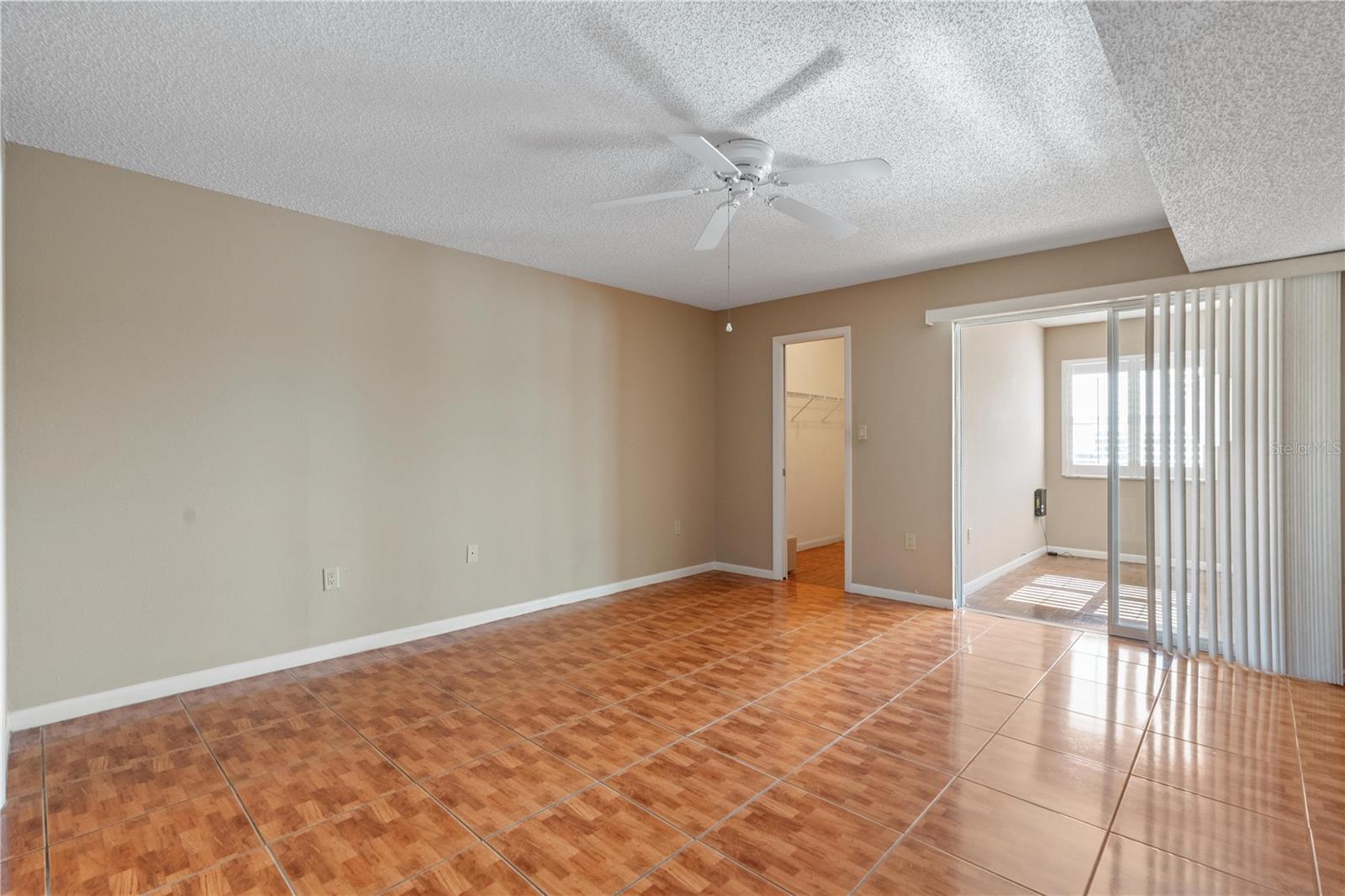 W7881045 Property Photo