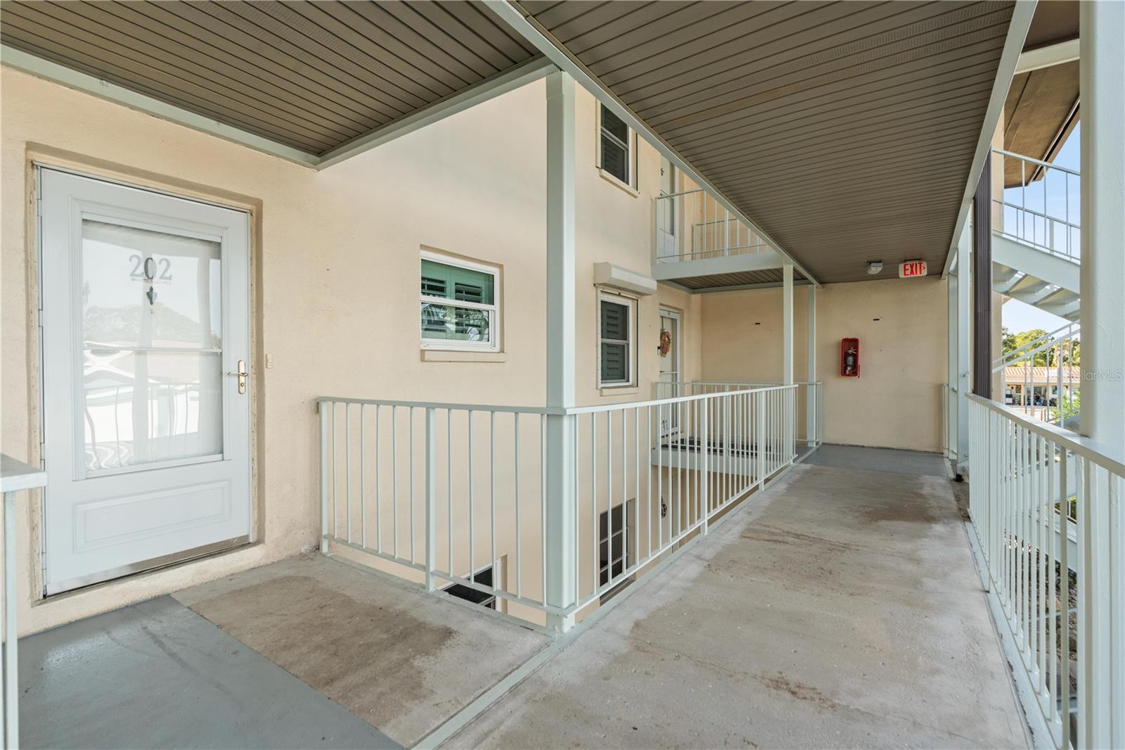 W7881045 Property Photo