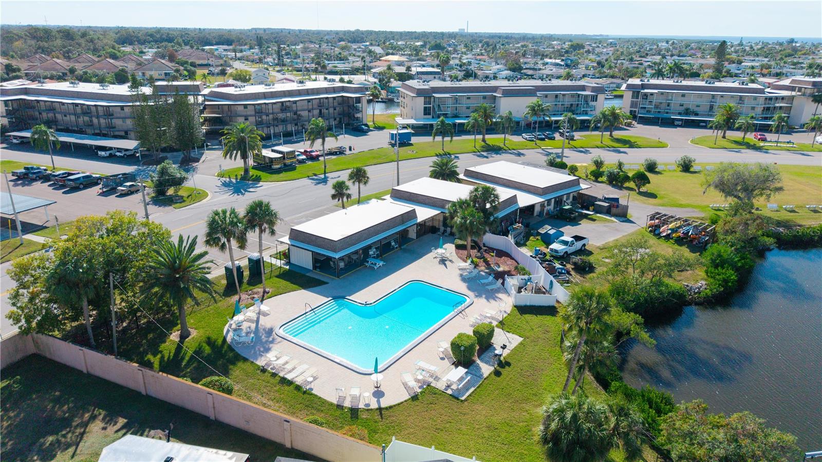 W7881045 Property Photo