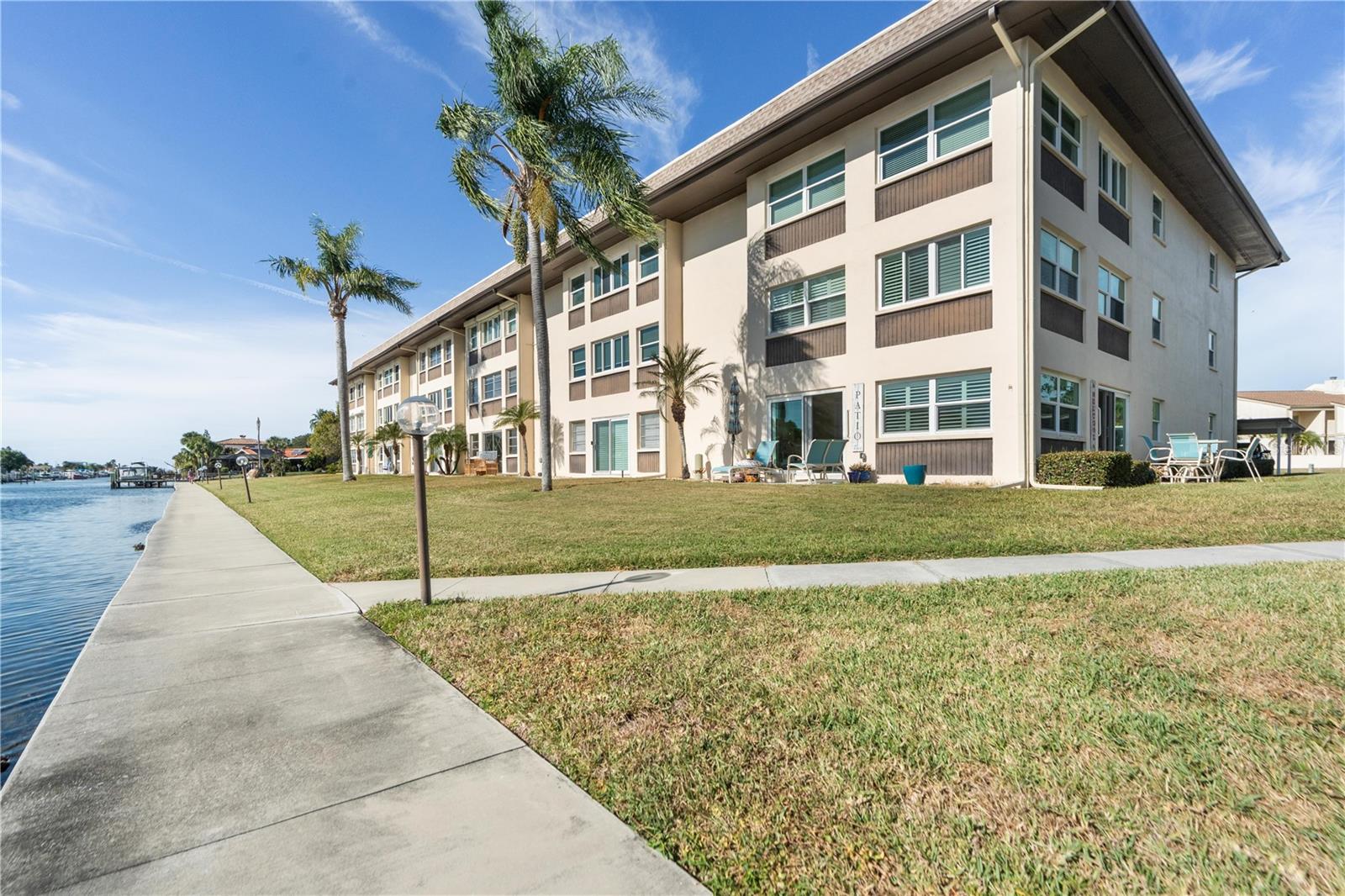 W7881045 Property Photo