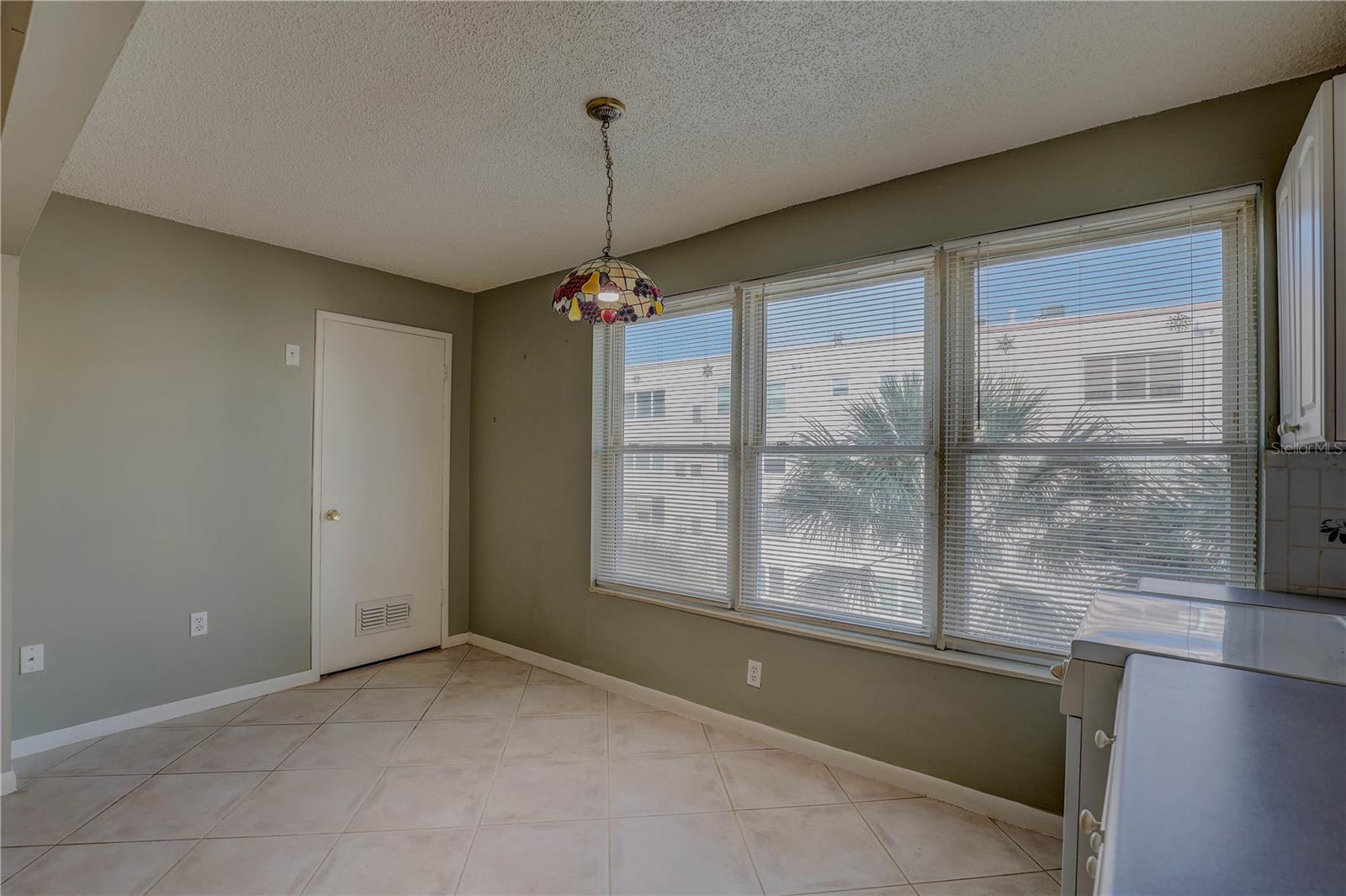 TB8451437 Property Photo