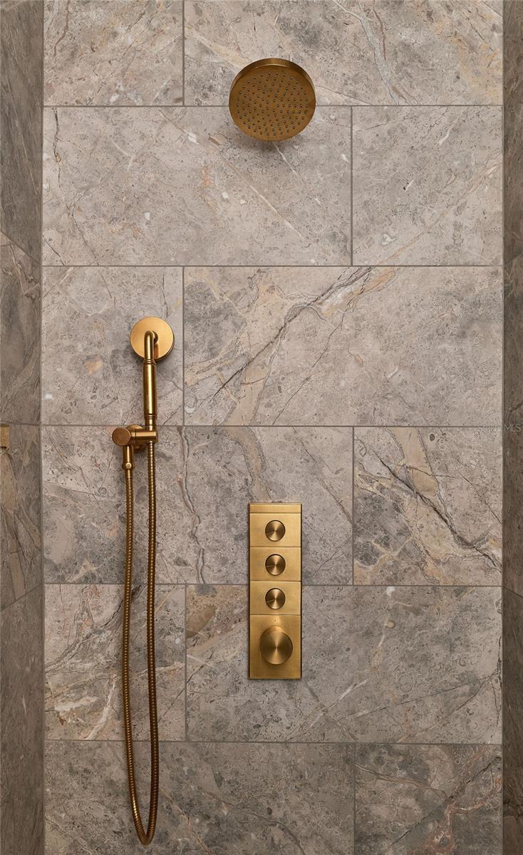 TB8451458 Property Photo