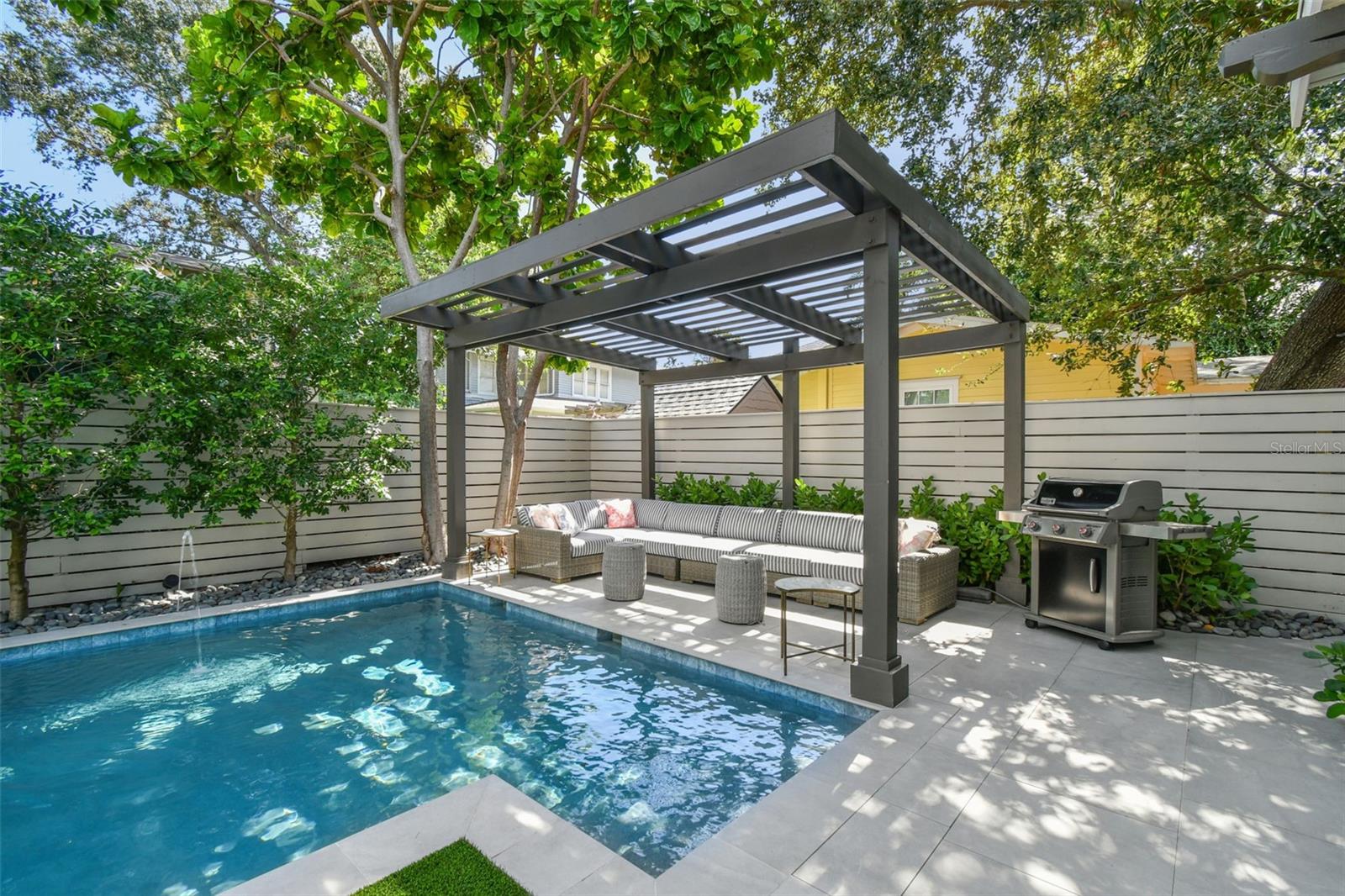 TB8451458 Property Photo