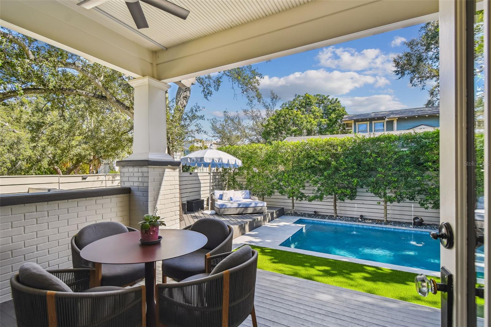 TB8451458 Property Photo