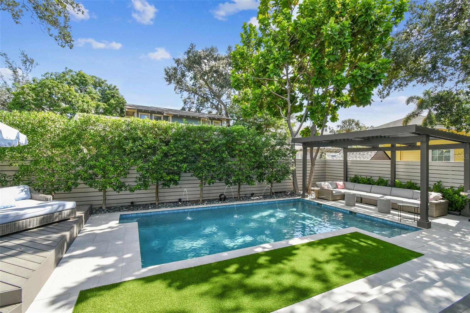 TB8451458 Property Photo