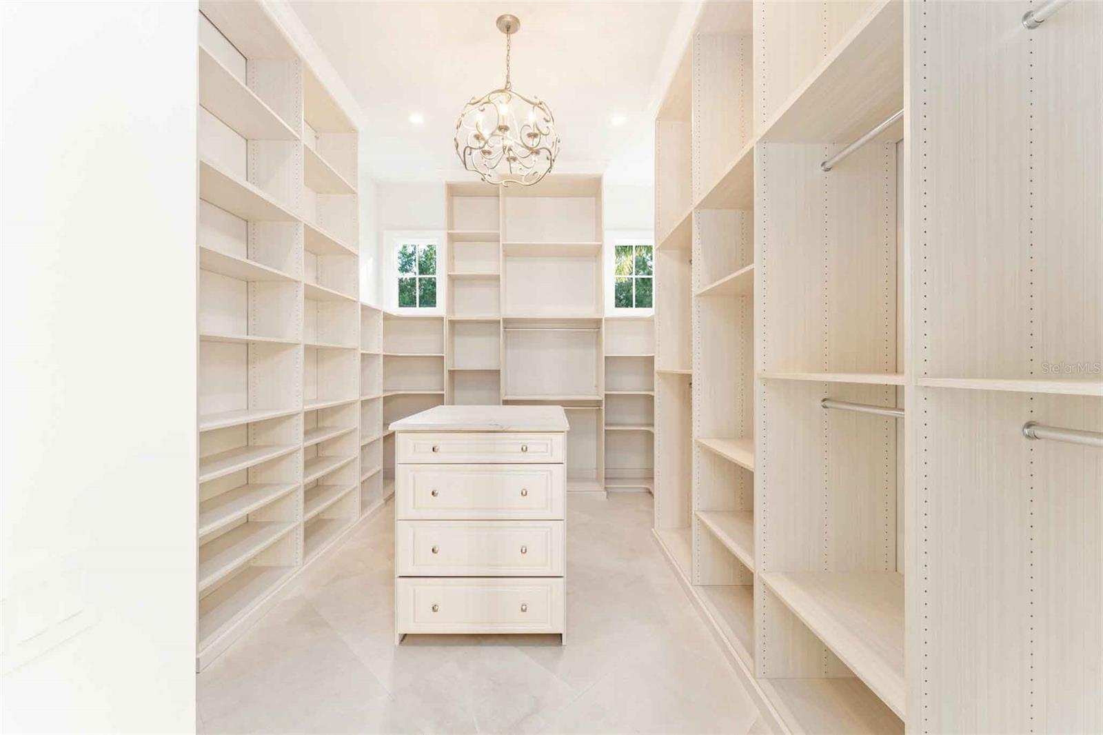 O6363272 Property Photo