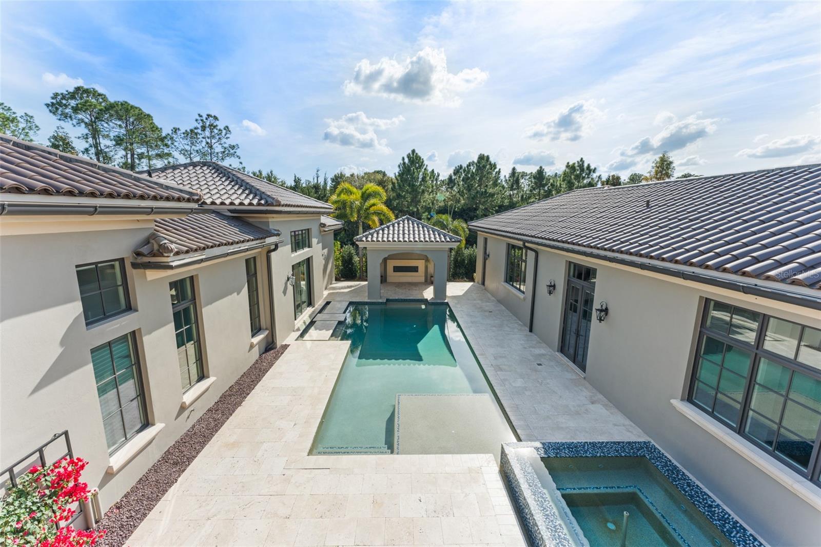 O6363272 Property Photo