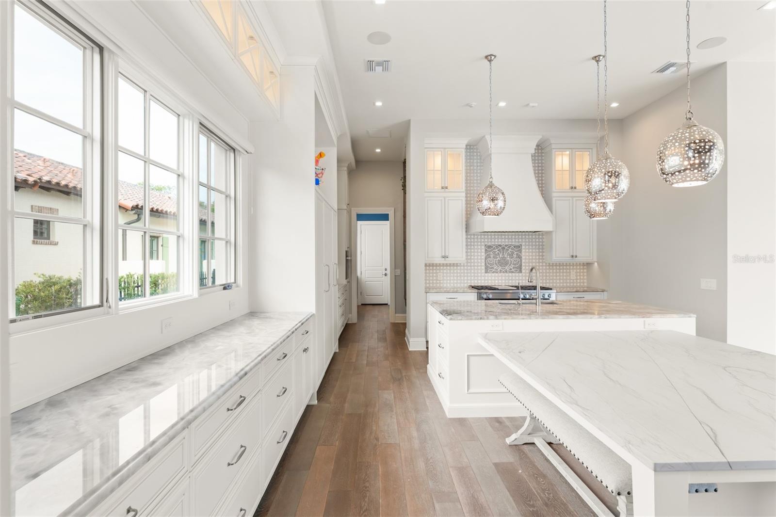 O6363272 Property Photo