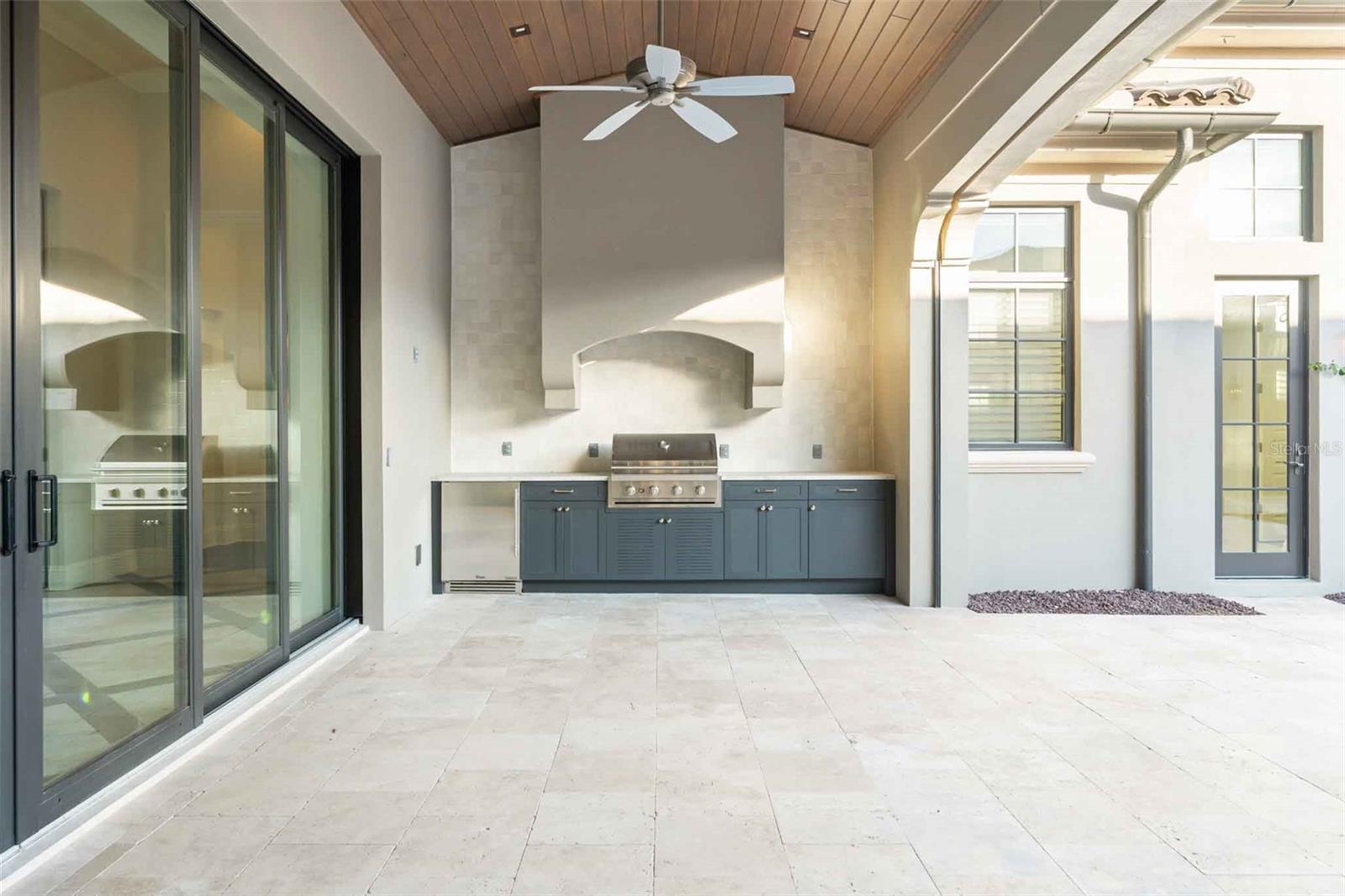 O6363272 Property Photo