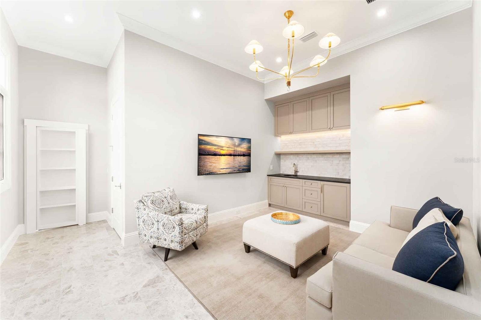 O6363272 Property Photo