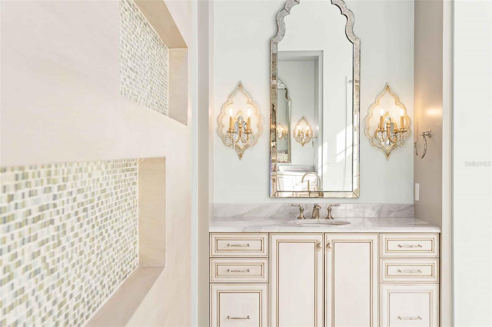 O6363272 Property Photo