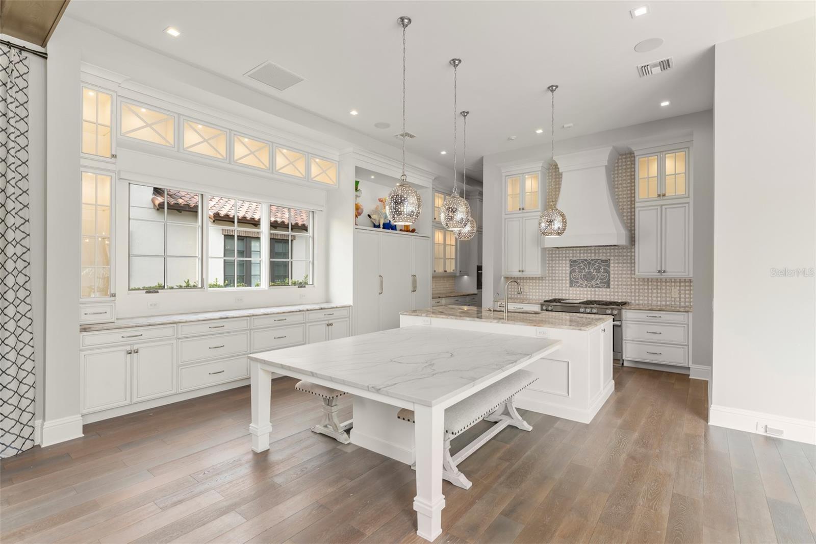 O6363272 Property Photo