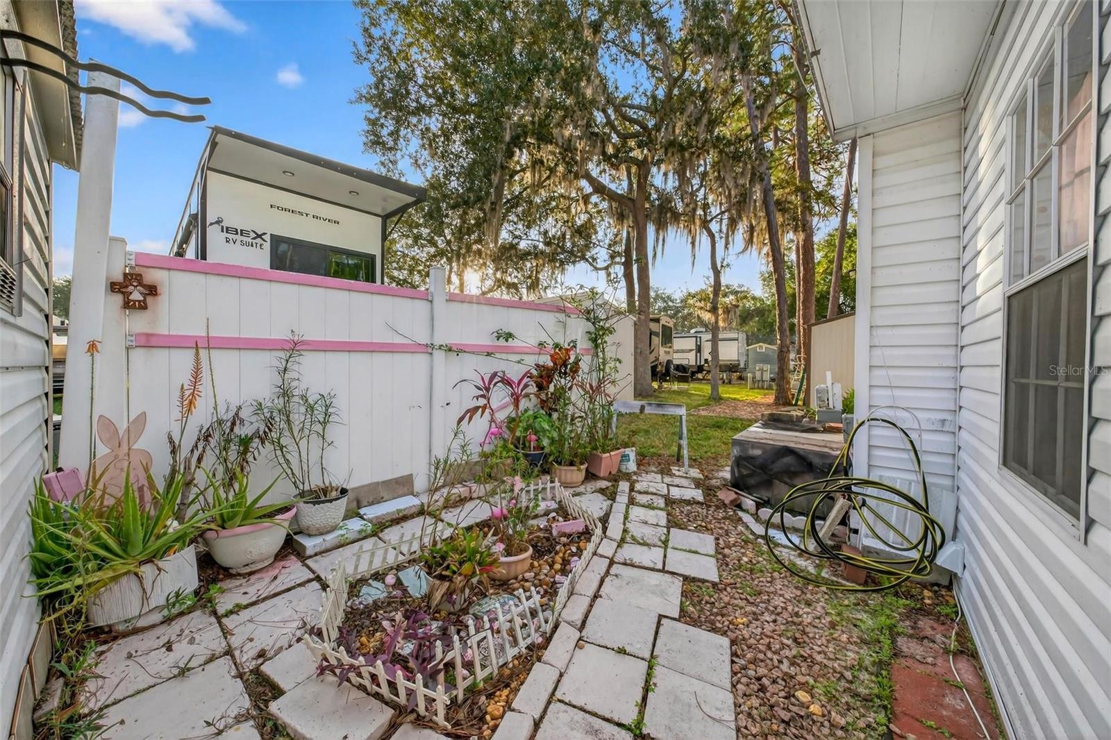 TB8451531 Property Photo