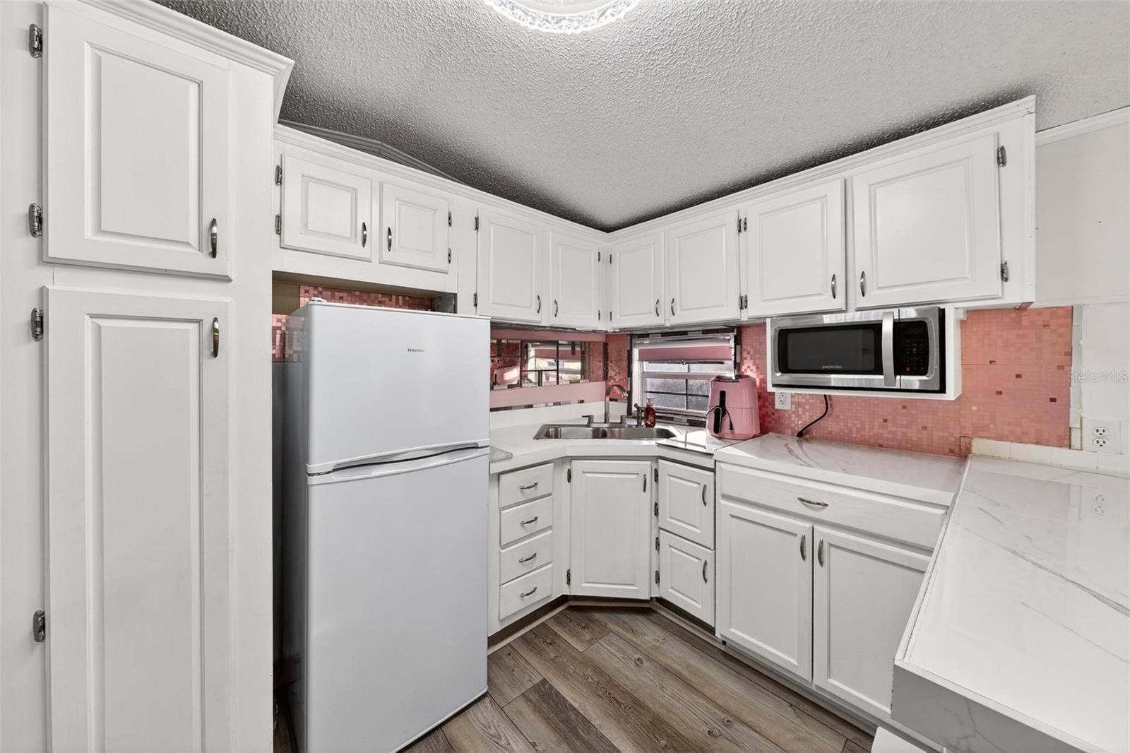 TB8451531 Property Photo