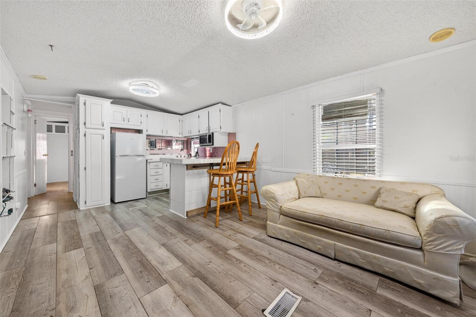 TB8451531 Property Photo