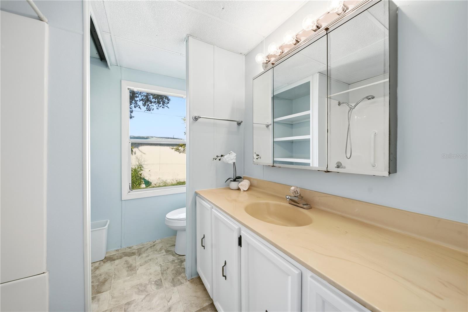 O6363325 Property Photo