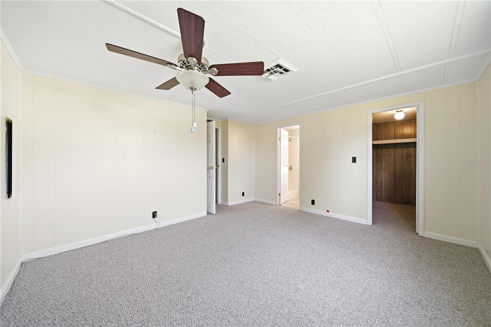 O6363325 Property Photo