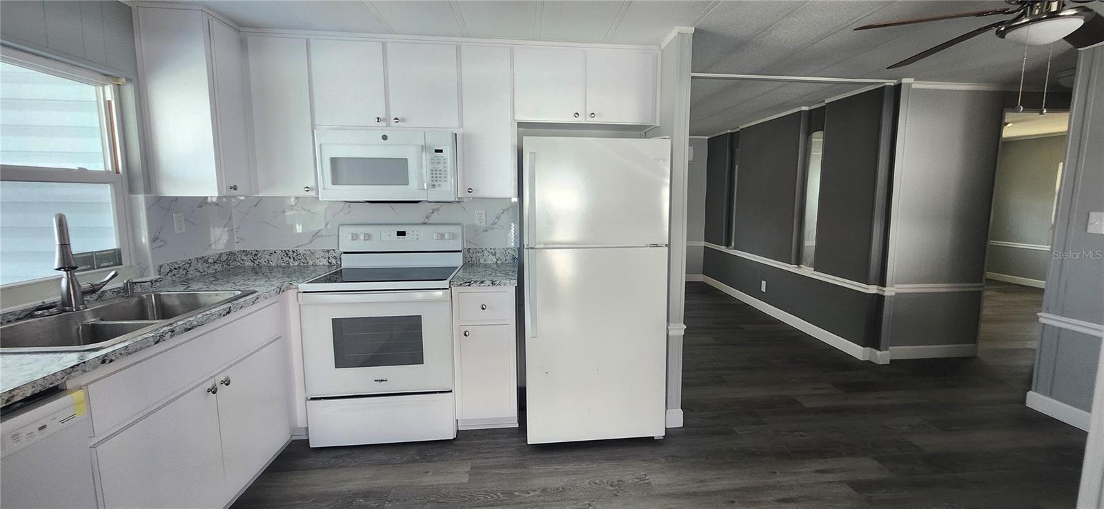 W7881050 Property Photo