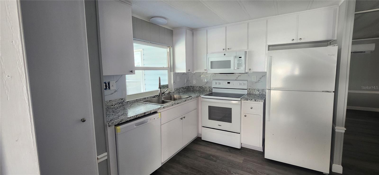 W7881050 Property Photo