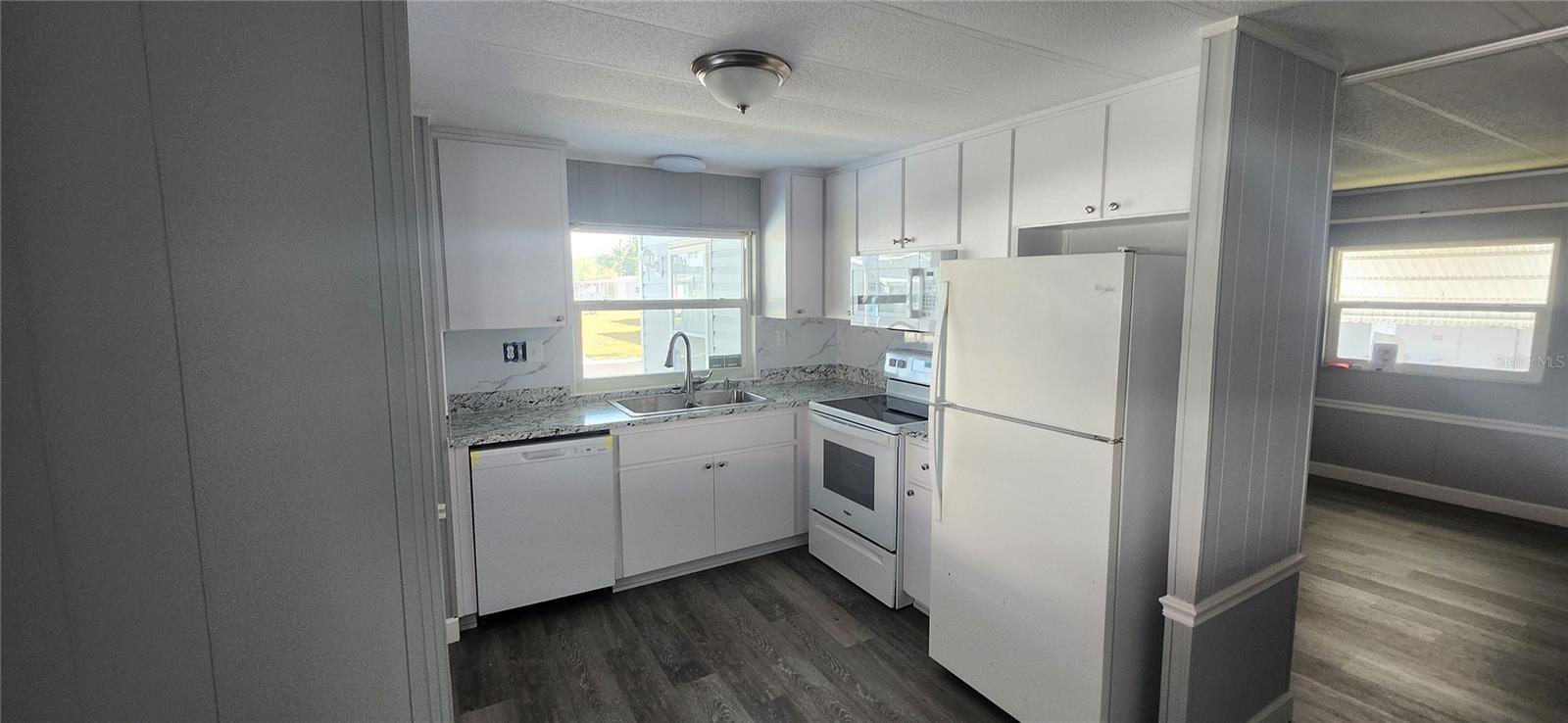 W7881050 Property Photo