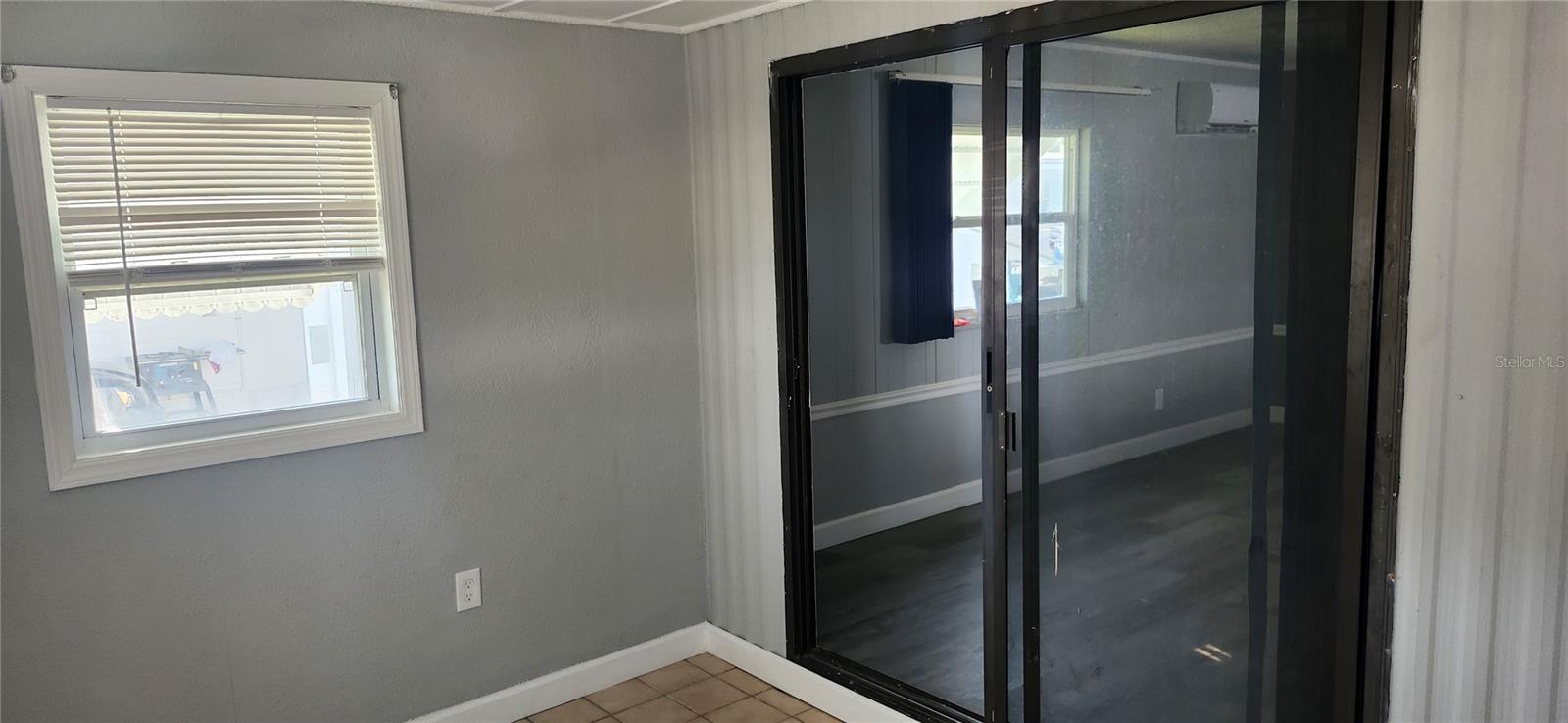 W7881050 Property Photo