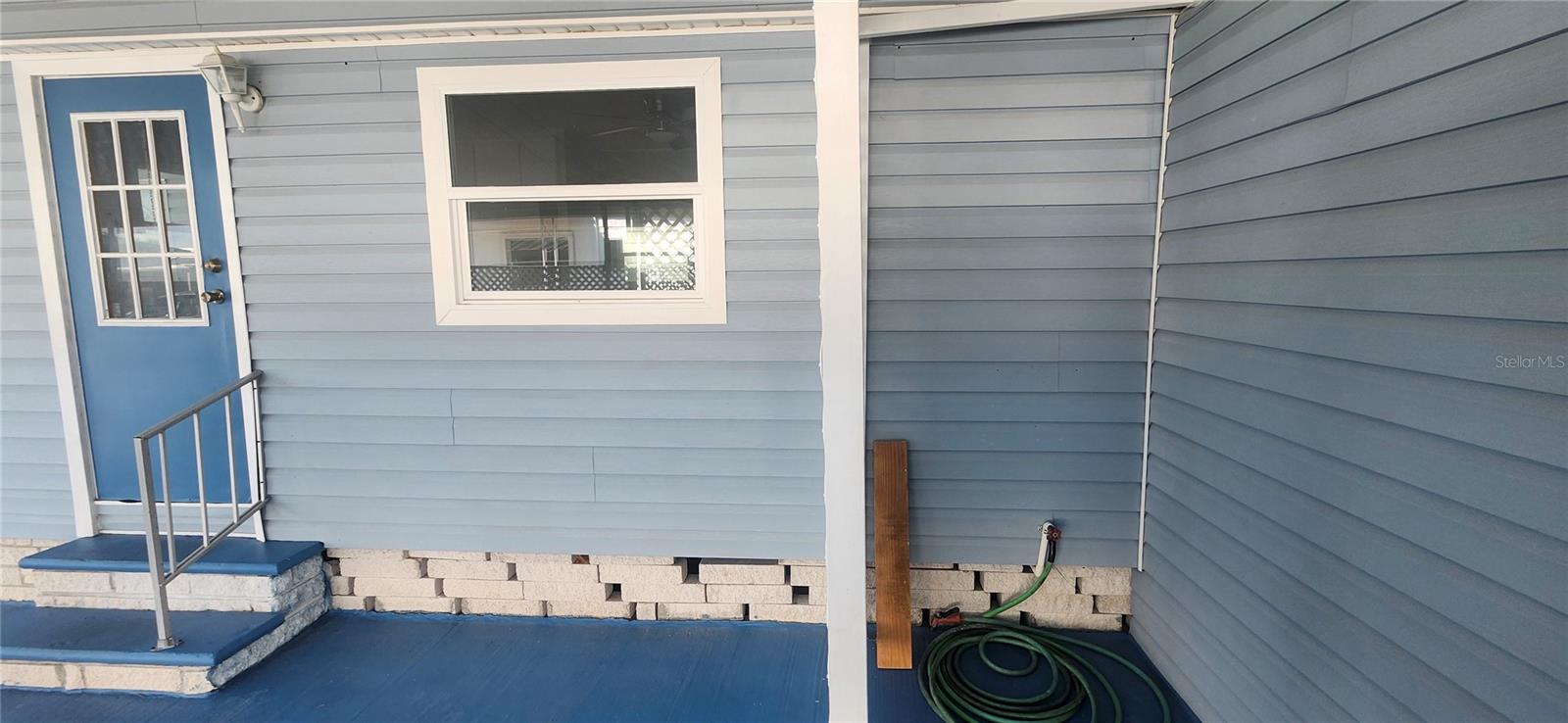 W7881050 Property Photo