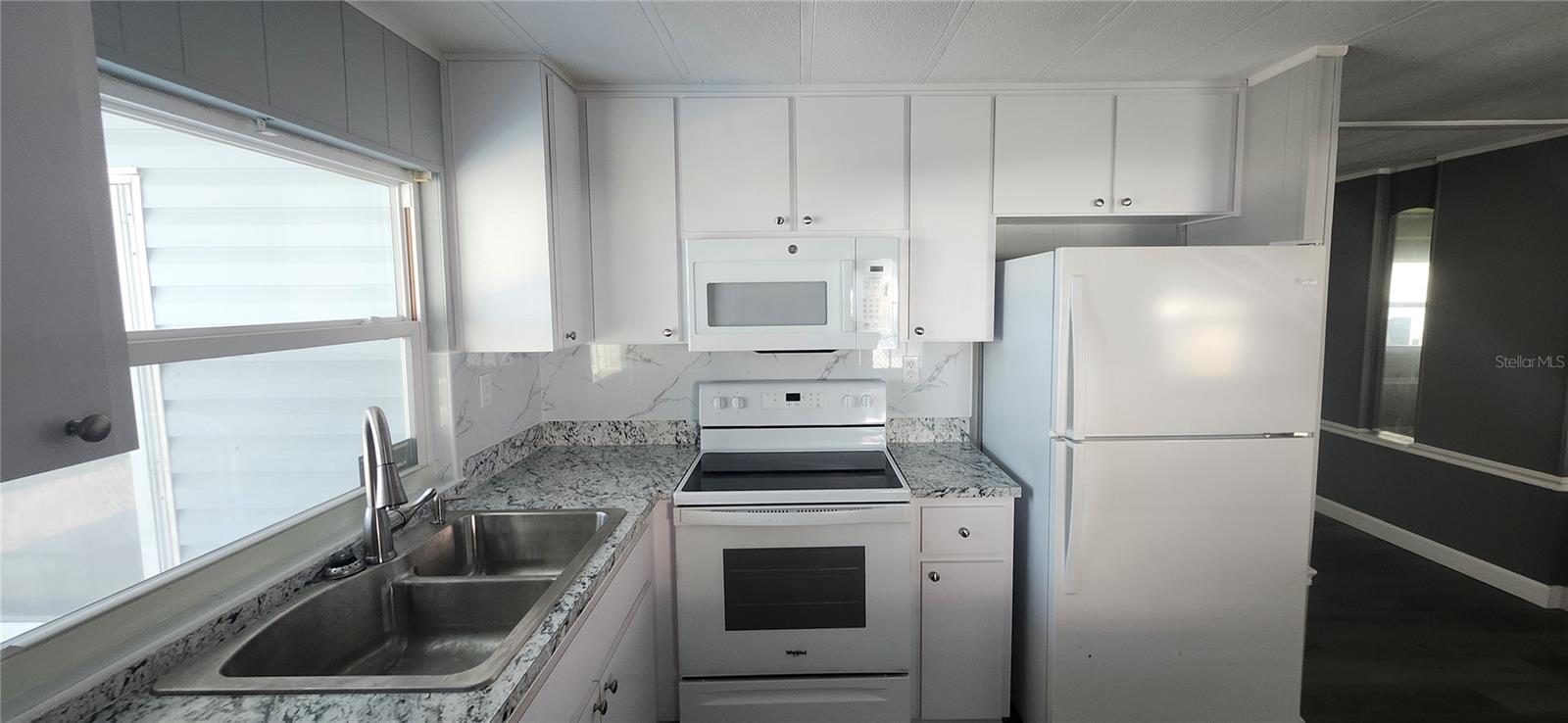 W7881050 Property Photo