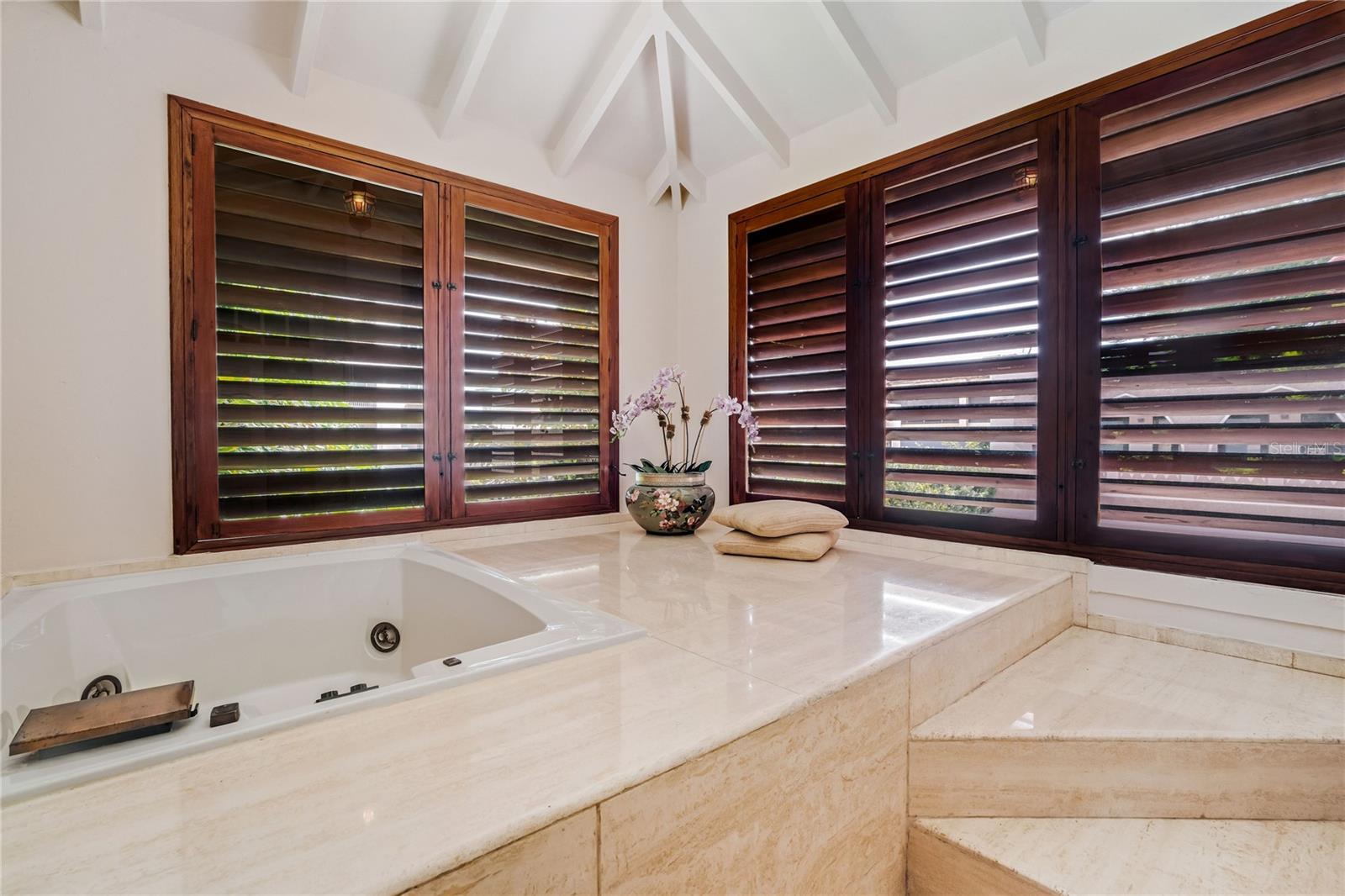 PR9117618 Property Photo