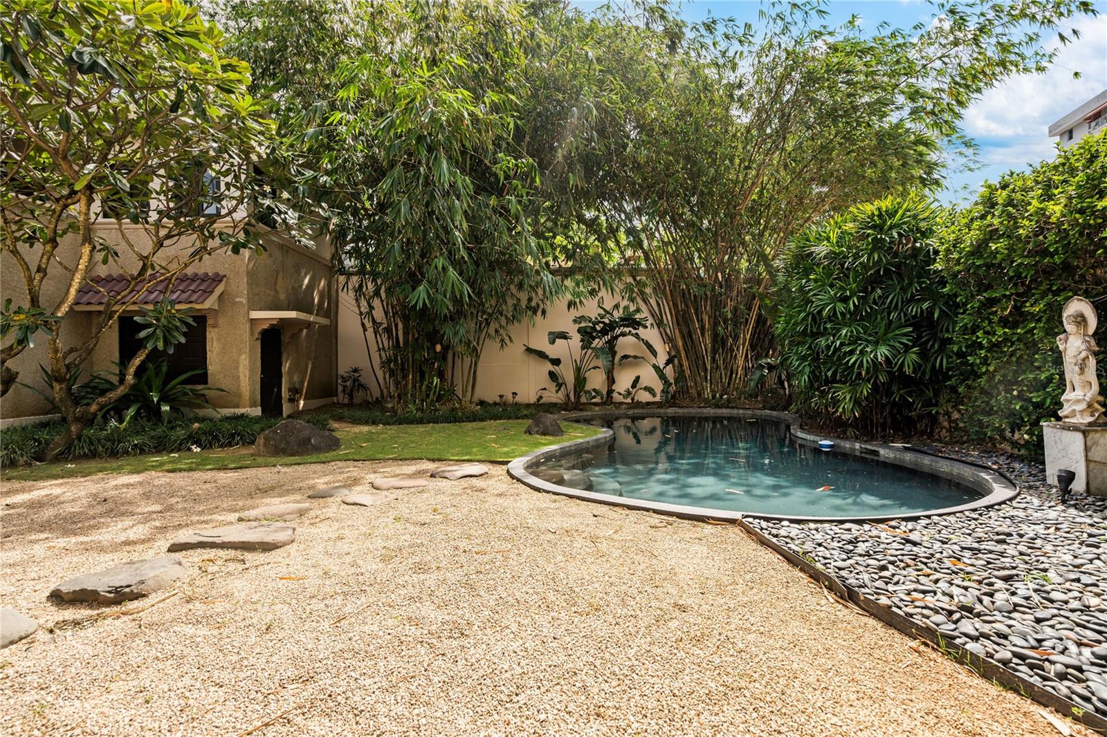 PR9117618 Property Photo