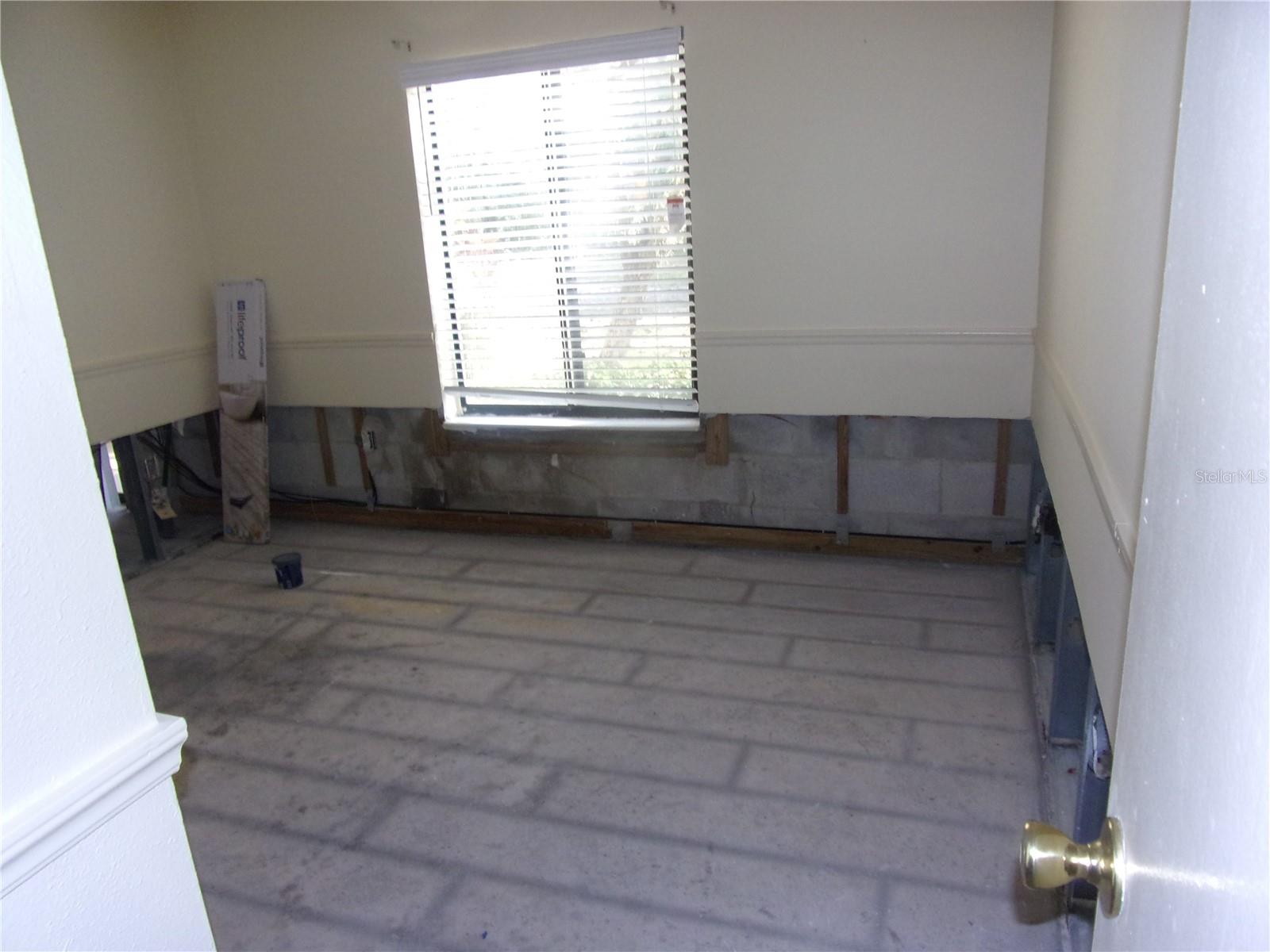 TB8451574 Property Photo