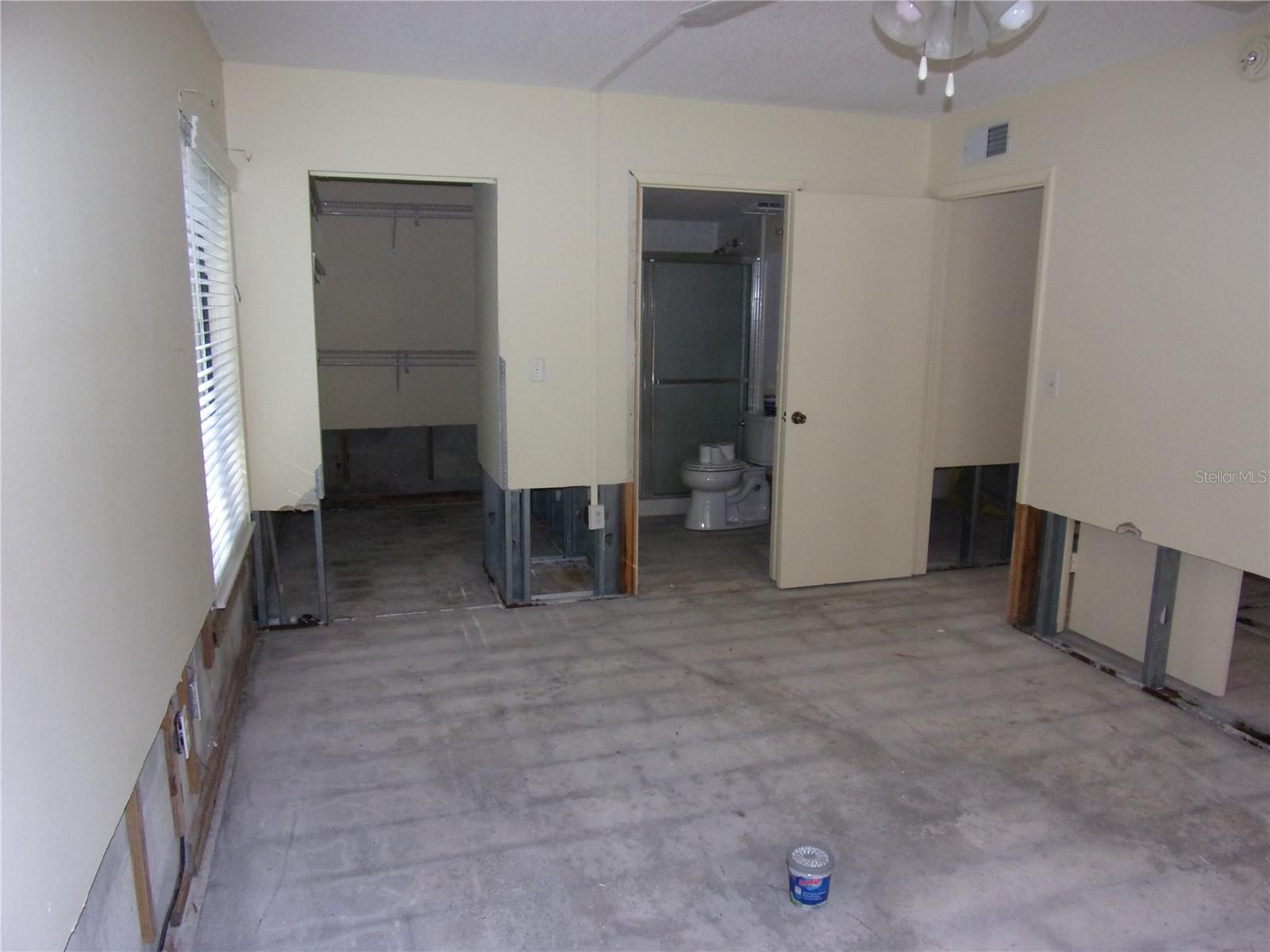 TB8451574 Property Photo