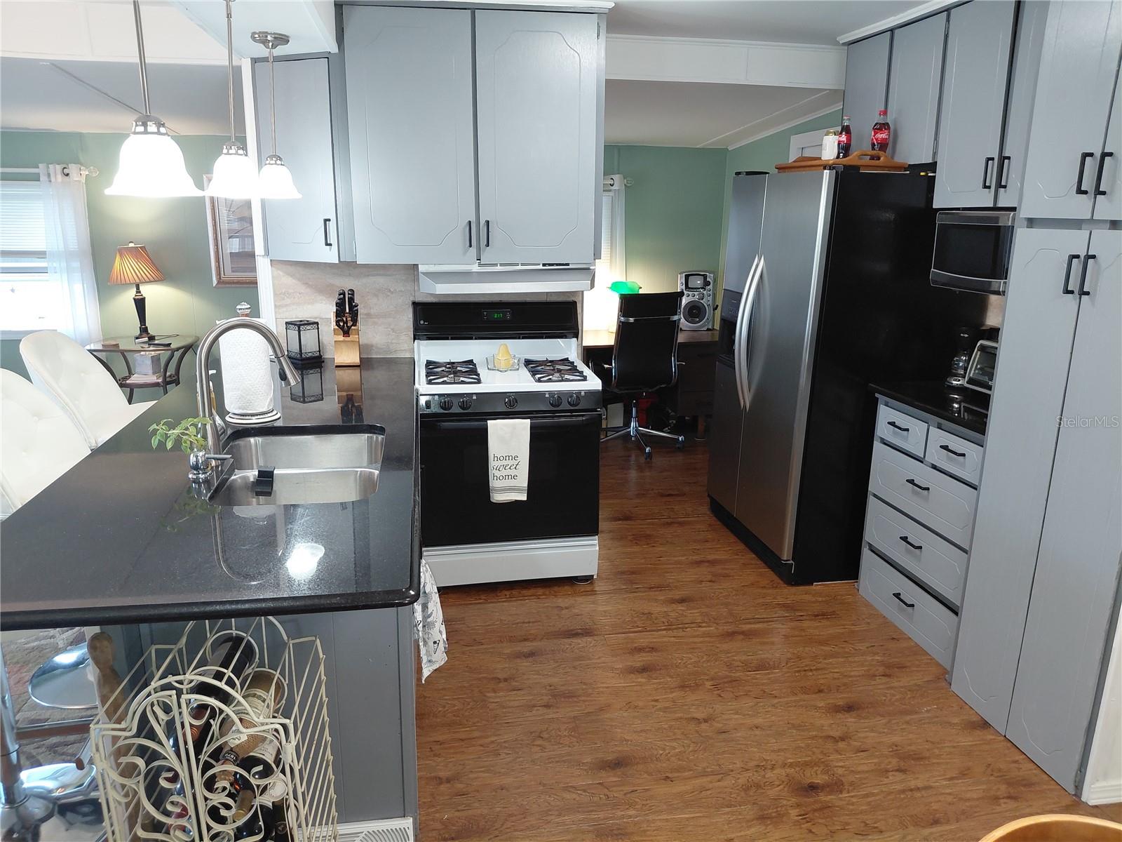 TB8451599 Property Photo