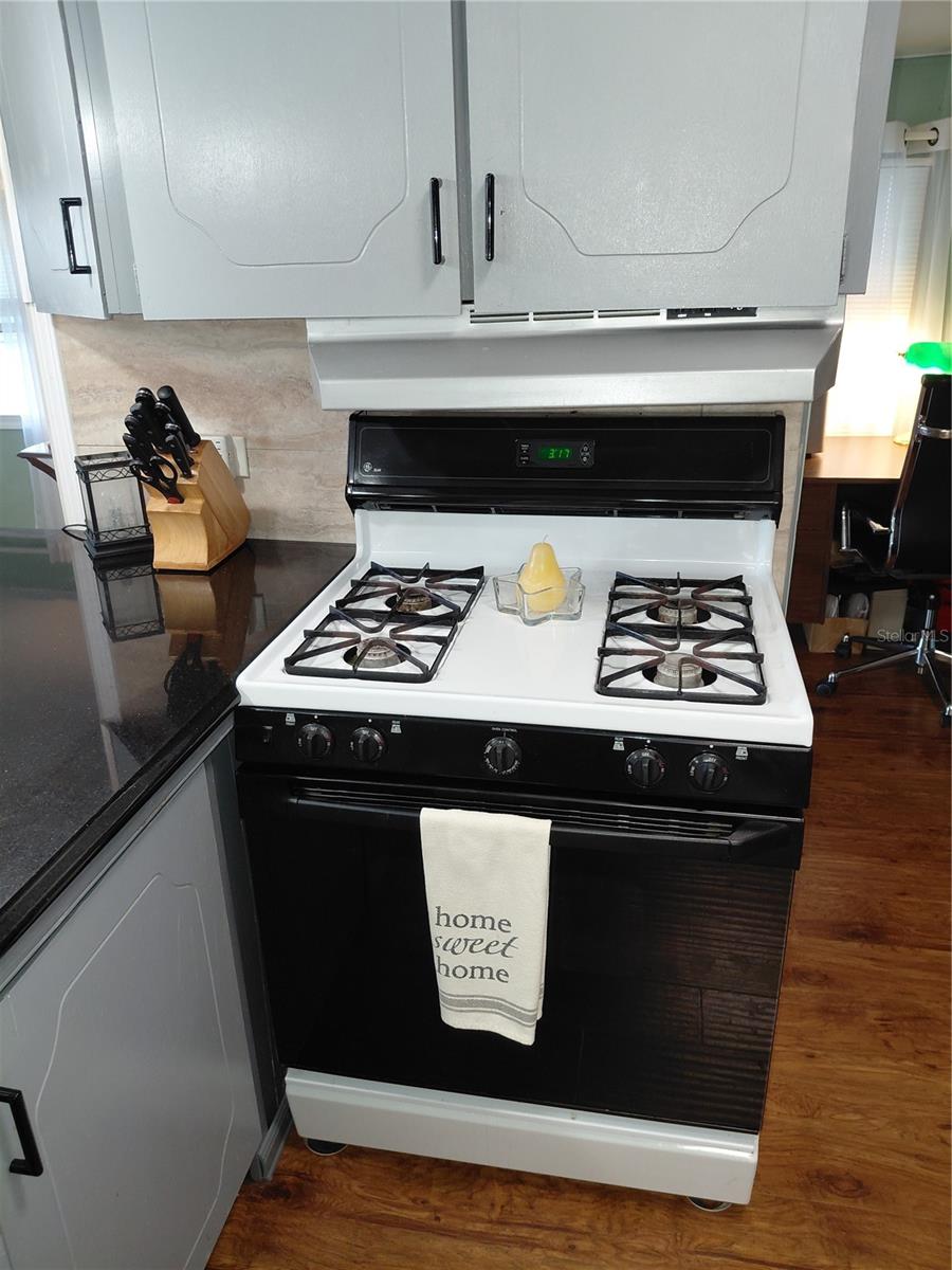 TB8451599 Property Photo