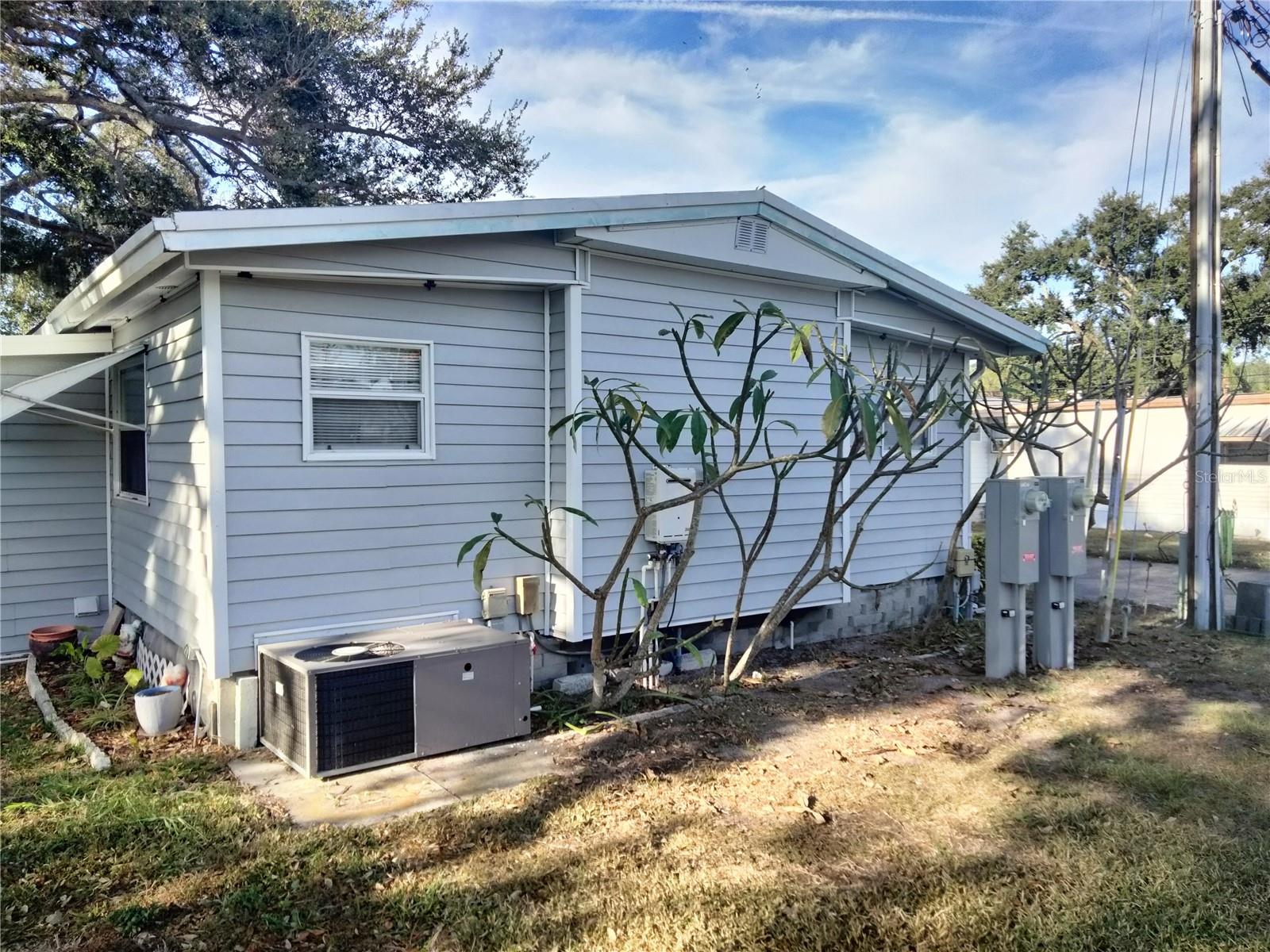 TB8451599 Property Photo