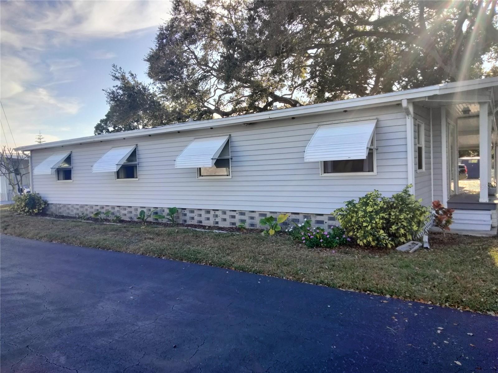 TB8451599 Property Photo