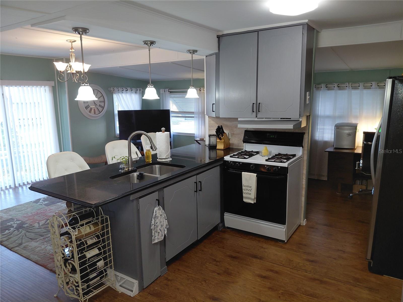 TB8451599 Property Photo