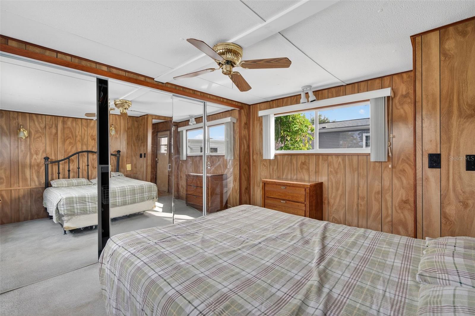 TB8451619 Property Photo