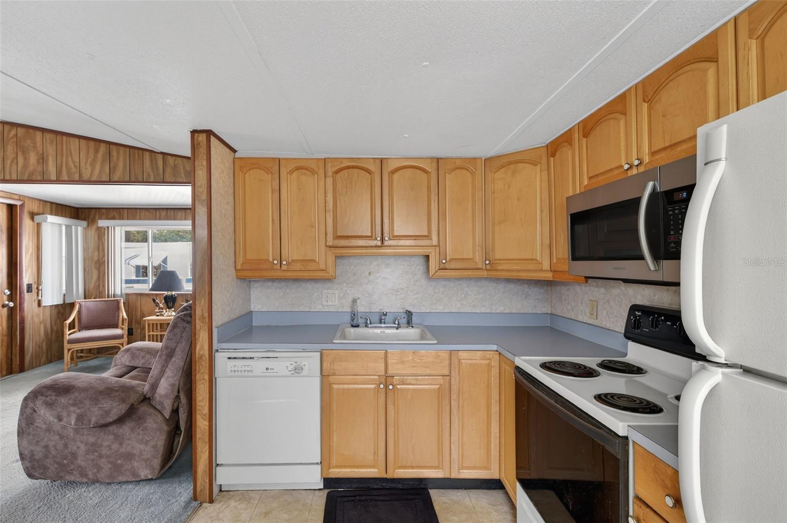 TB8451619 Property Photo