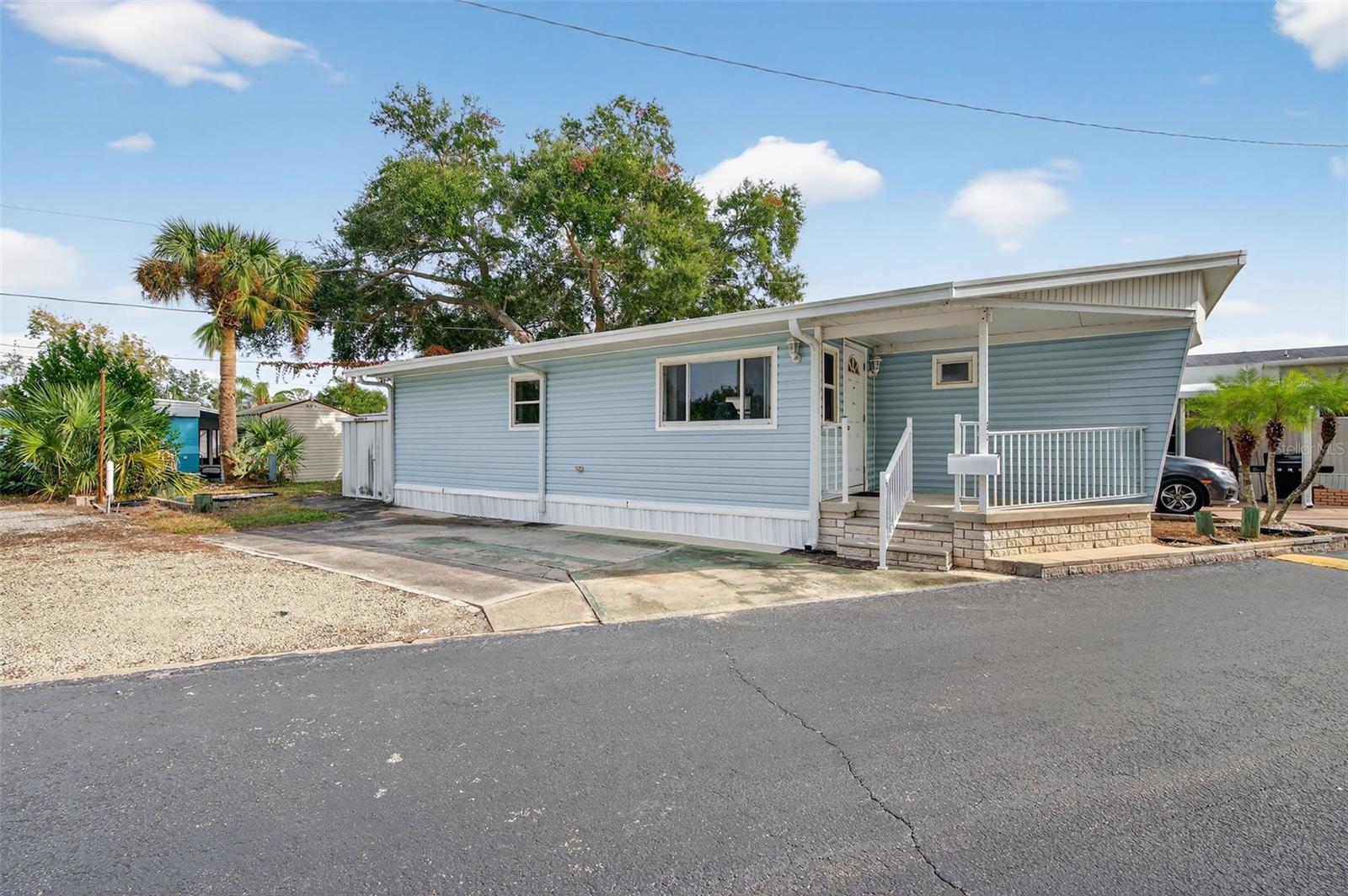 TB8451619 Property Photo