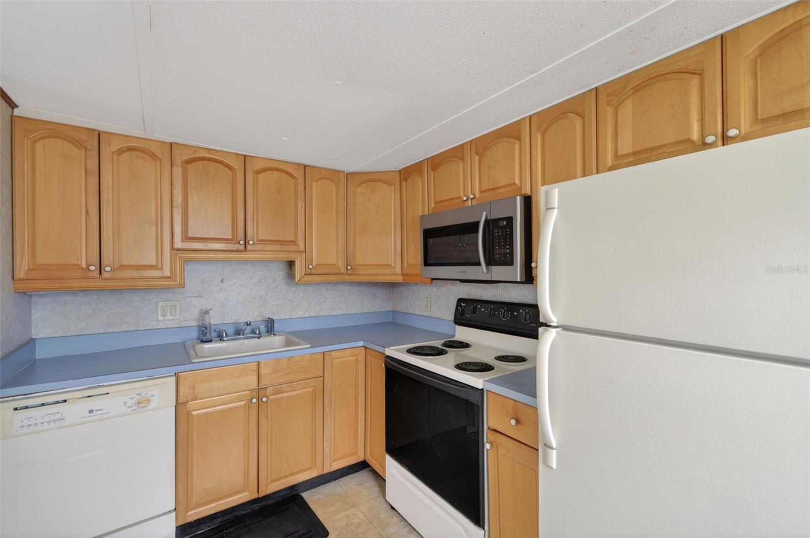 TB8451619 Property Photo