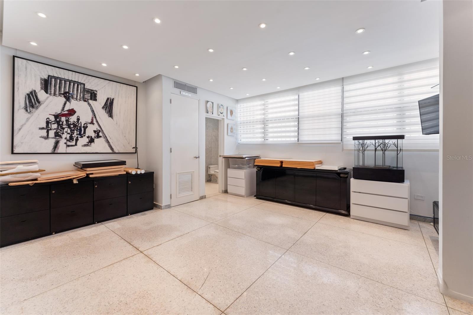 PR9117630 Property Photo