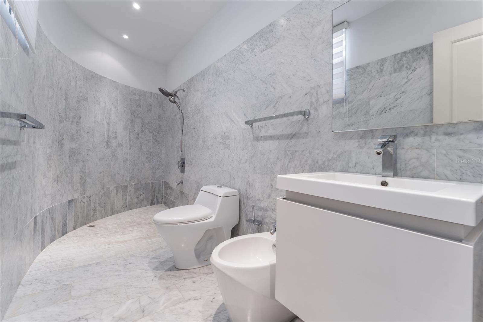 PR9117630 Property Photo