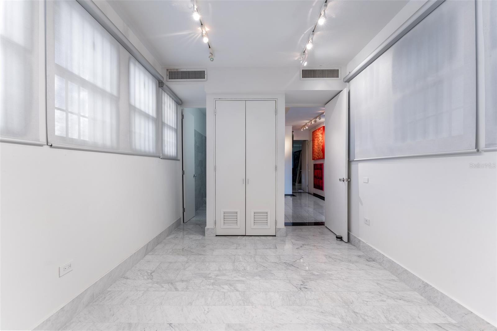 PR9117630 Property Photo