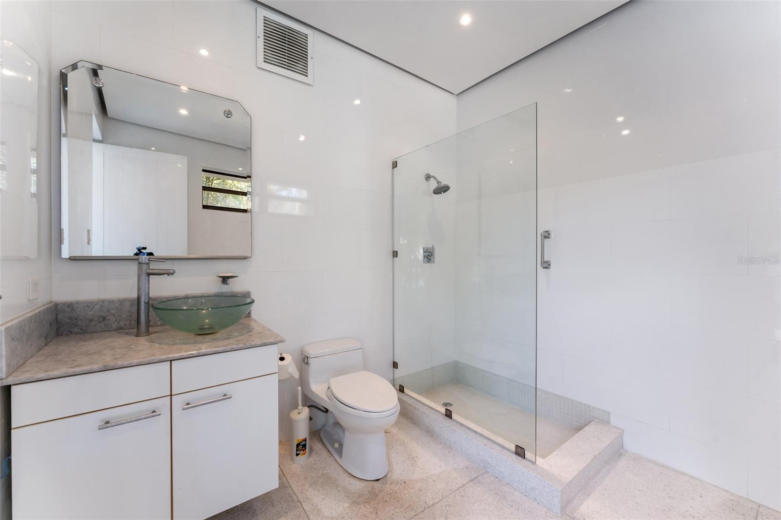 PR9117630 Property Photo