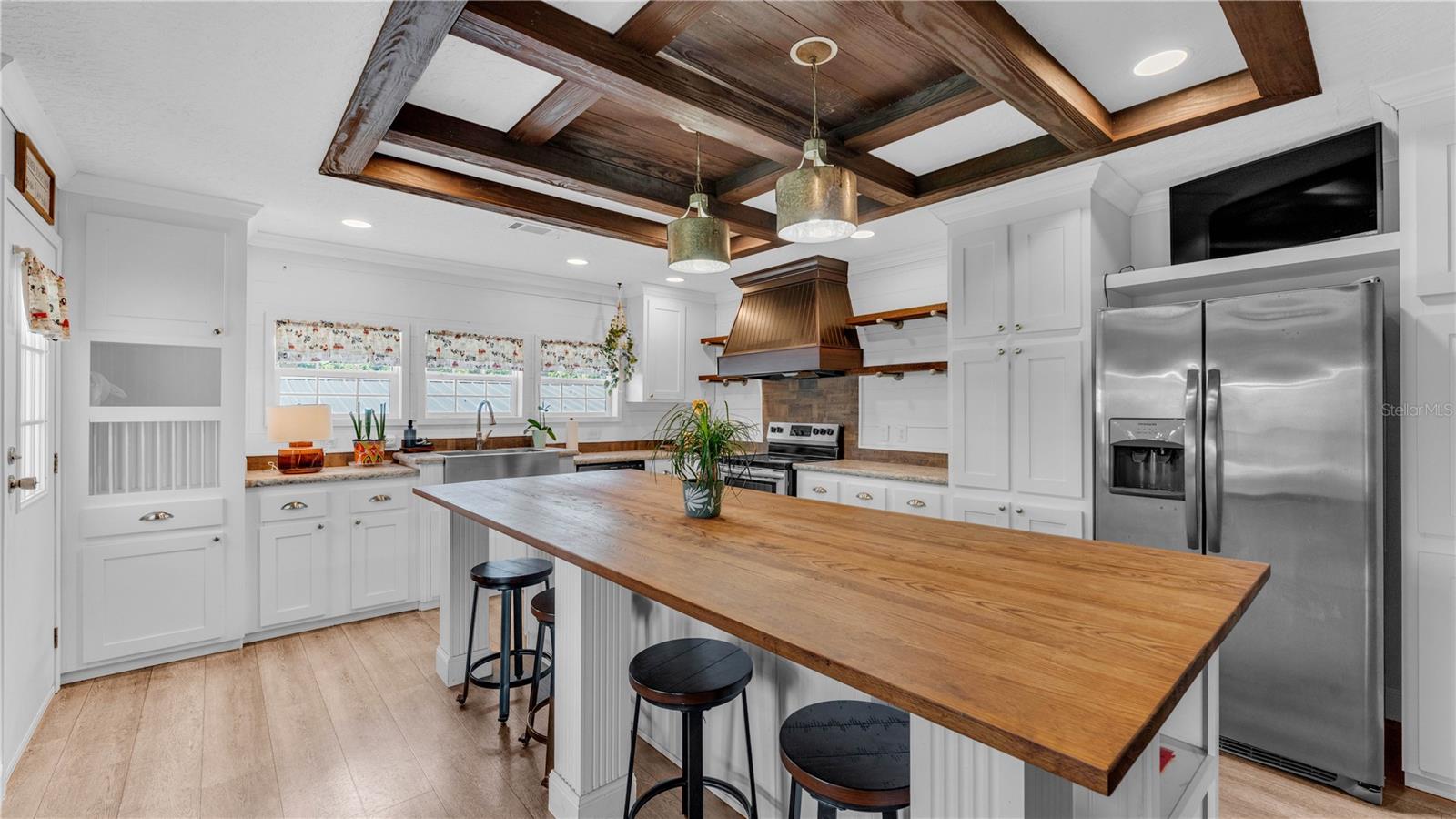 O6363434 Property Photo