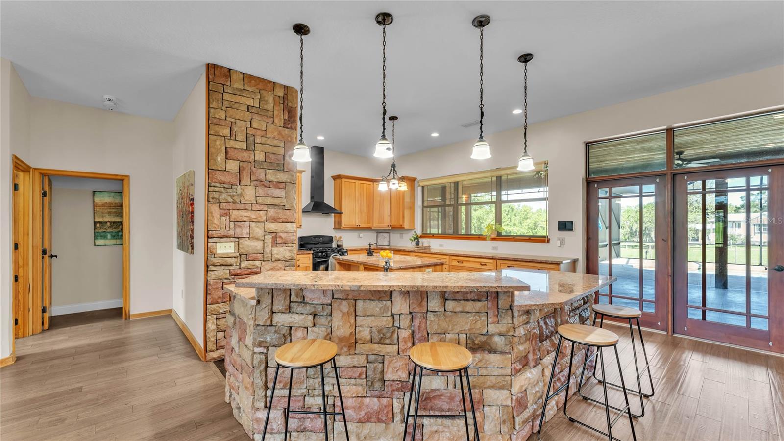 O6363434 Property Photo