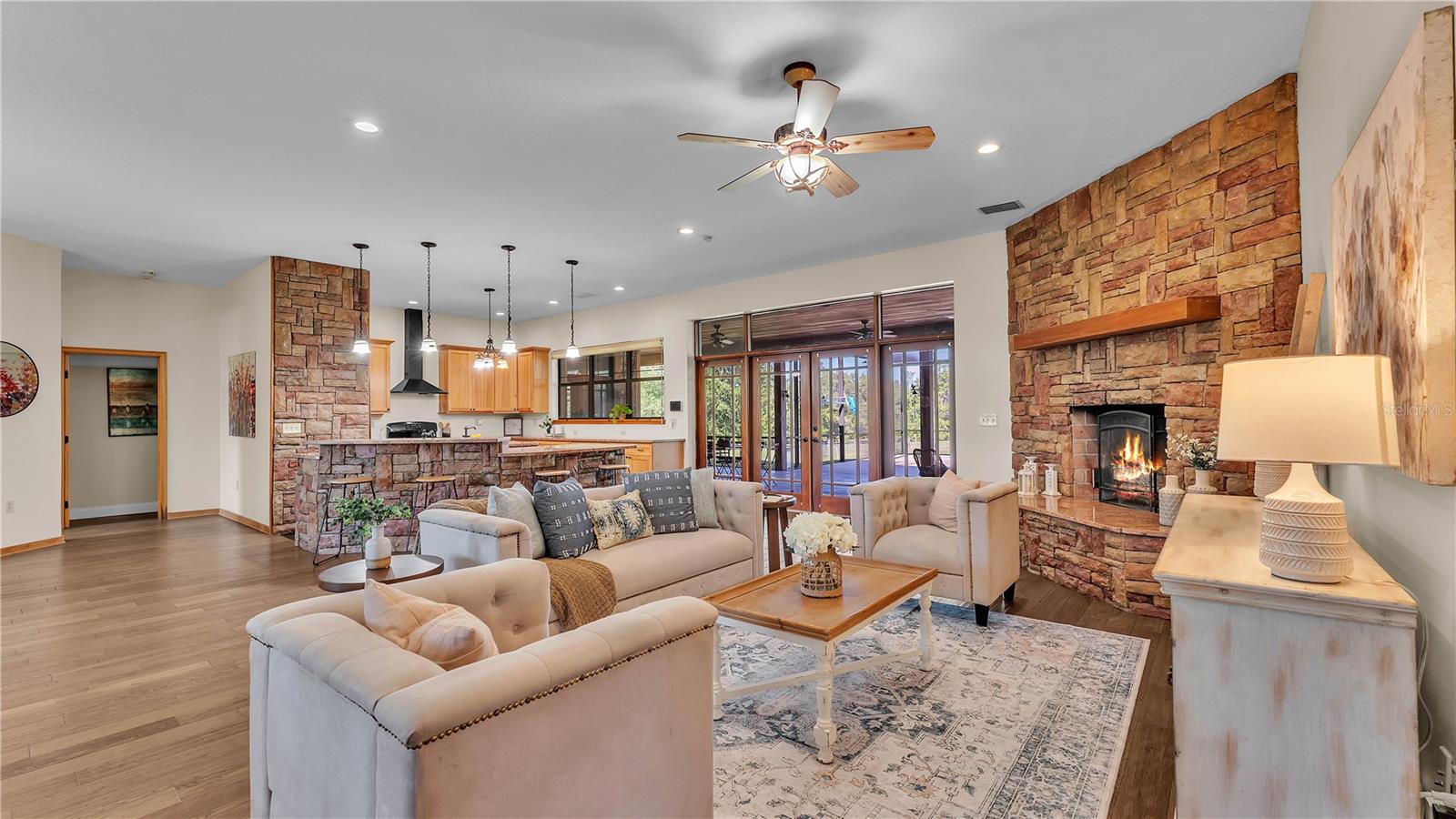 O6363434 Property Photo