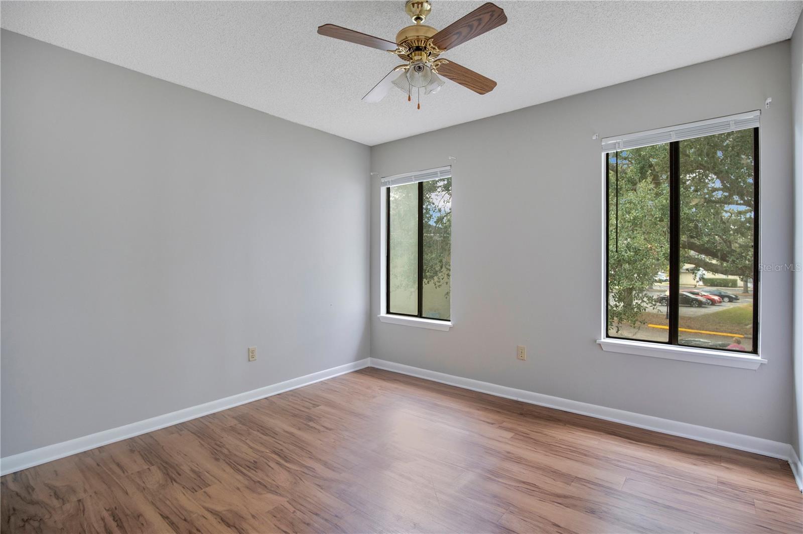 O6363440 Property Photo