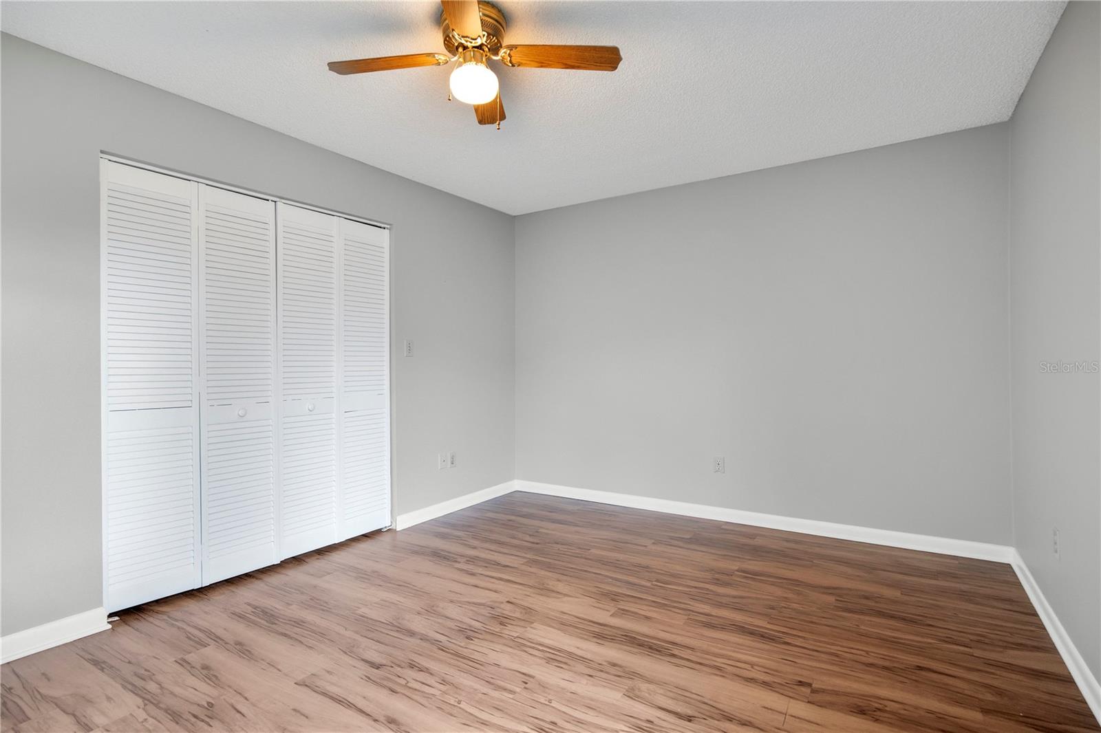 O6363440 Property Photo