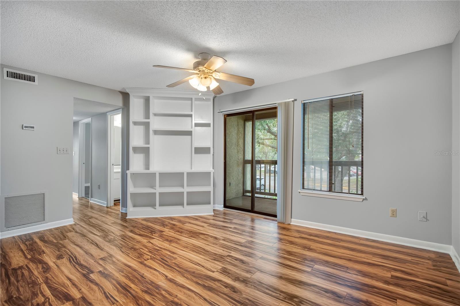 O6363440 Property Photo